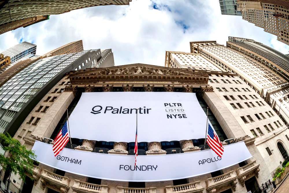 Palantir stock dips to near $20: Is now a good time to buy?