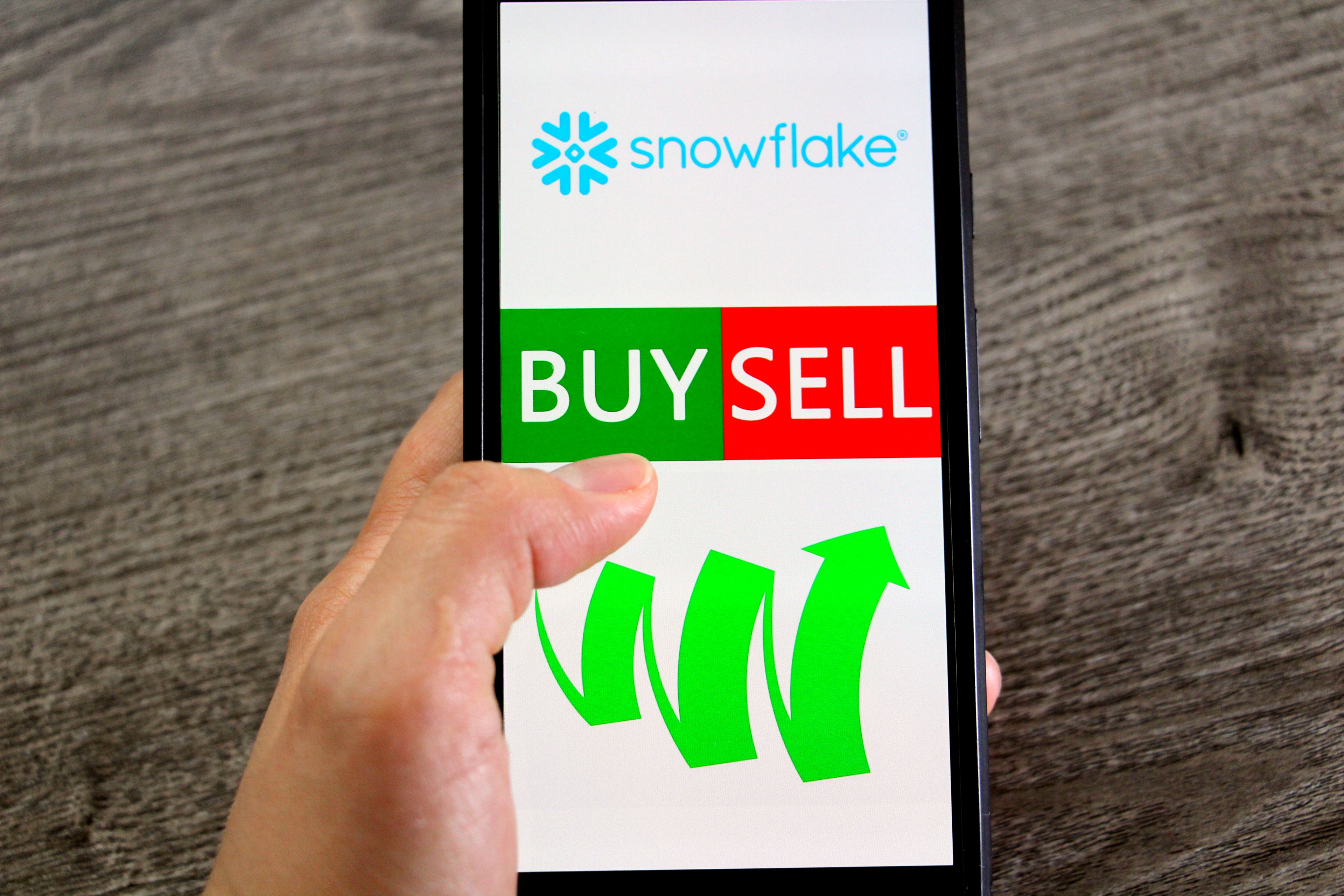 Gulfbrokers | Snowflake stock could pop above $200 soon